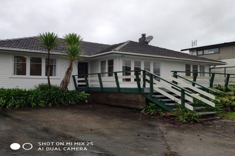 Photo of property in 73 Kervil Avenue, Te Atatu Peninsula, Auckland, 0610