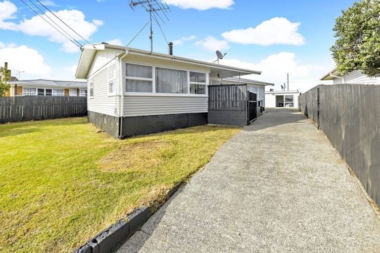 Photo of property in 59 Ferguson Street, Manurewa East, Auckland, 2102