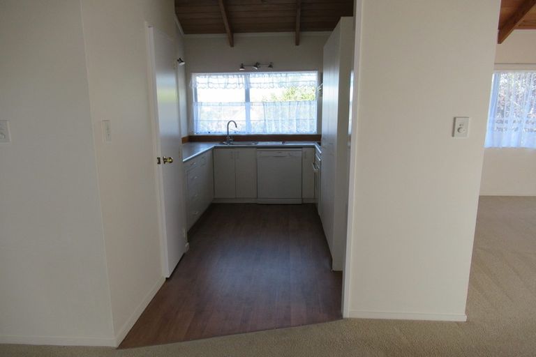 Photo of property in 1/4 Fairbanks Place, Glendene, Auckland, 0602