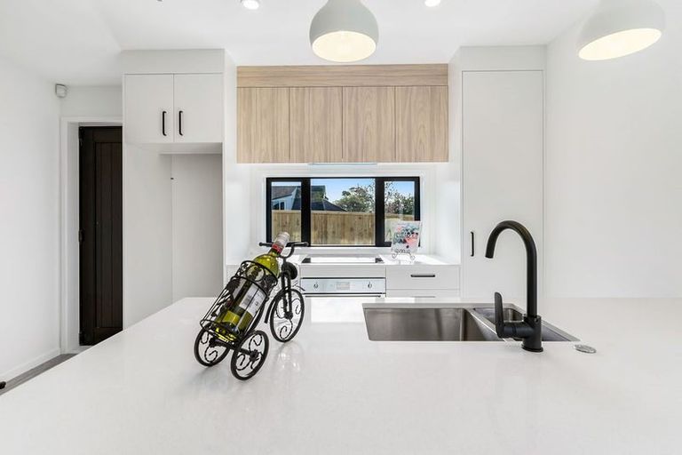 Photo of property in 19a Bradbury Road, Botany Downs, Auckland, 2010