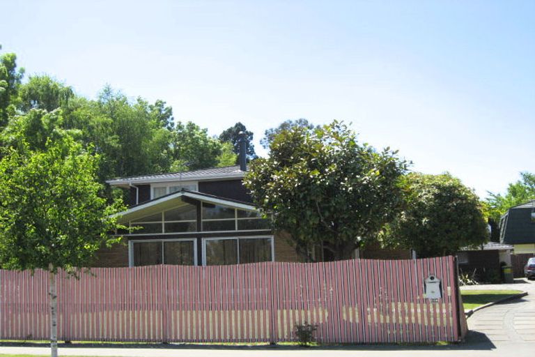 Photo of property in 226 Memorial Avenue, Burnside, Christchurch, 8053