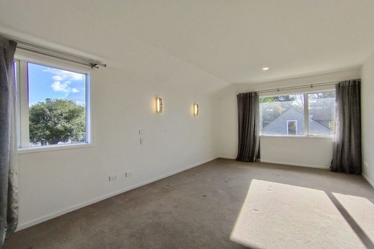 Photo of property in 1/36 Lake Pupuke Drive, Takapuna, Auckland, 0622
