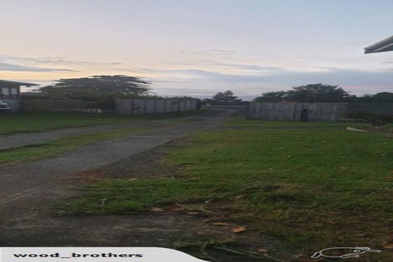 Photo of property in 15 Collingwood Road, Waiuku, 2123