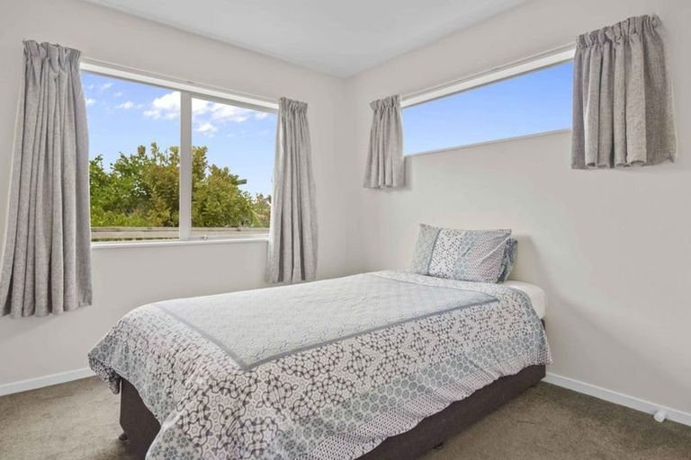 Photo of property in 44 Borneo Drive, Fairview Heights, Auckland, 0632