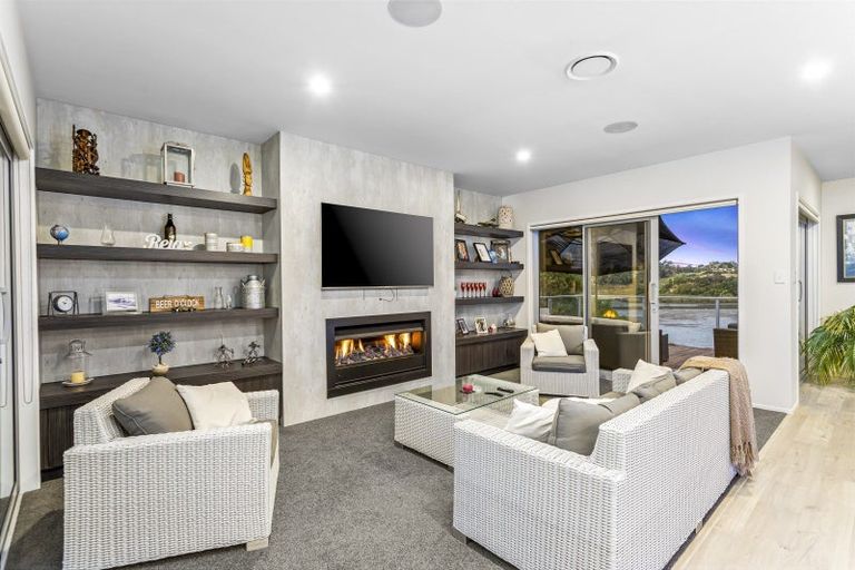 Photo of property in 9 Tauwaka Crescent, Riverhead, 0820