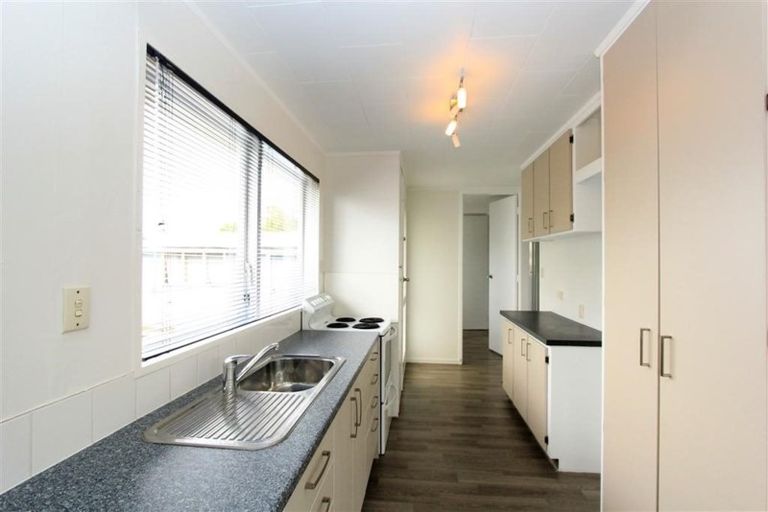 Photo of property in 16 Pickering Crescent, Chedworth, Hamilton, 3210