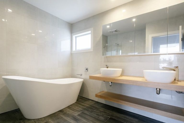 Photo of property in 32 Coprosma Crescent, Waipahihi, Taupo, 3330