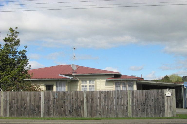 Photo of property in 28 Bridge Street, Edgecumbe, 3120