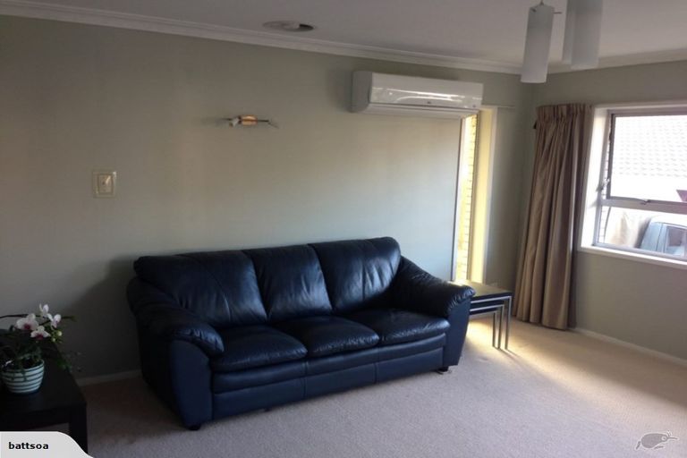 Photo of property in 2/105a Wallace Road, Papatoetoe, Auckland, 2025