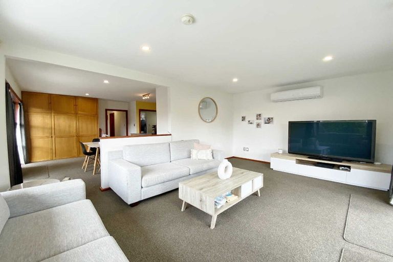 Photo of property in 15 Oldwood Street, Bishopdale, Christchurch, 8053