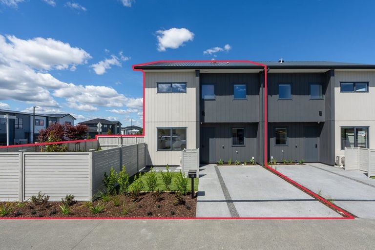 Photo of property in 11 Noel Hayden Street, Takanini, 2112