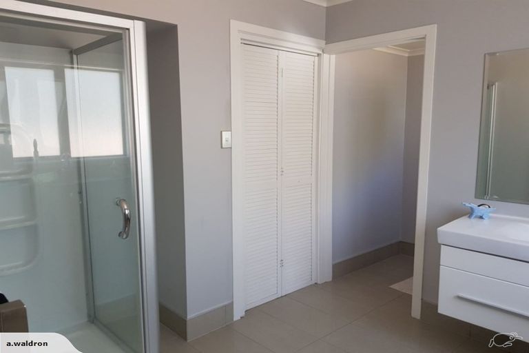 Photo of property in 79 Hinau Street, Riccarton, Christchurch, 8041