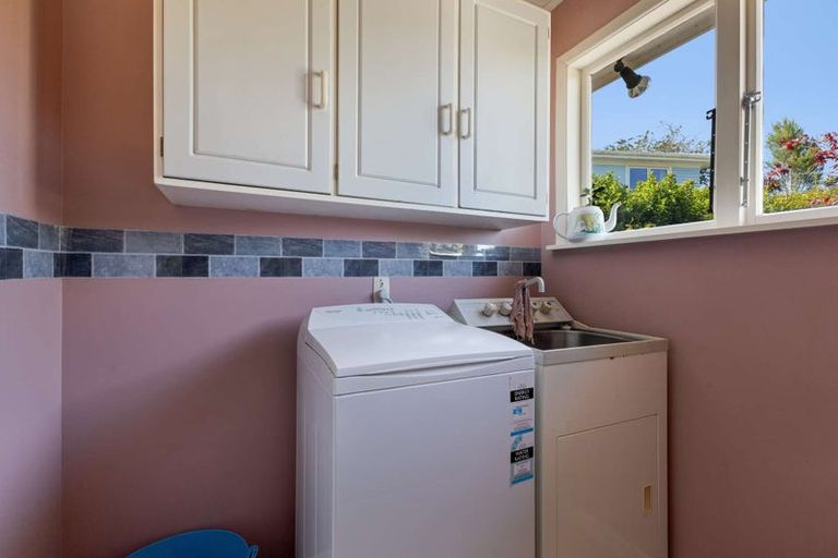 Photo of property in 4 Sardinha Place, Marfell, New Plymouth, 4310