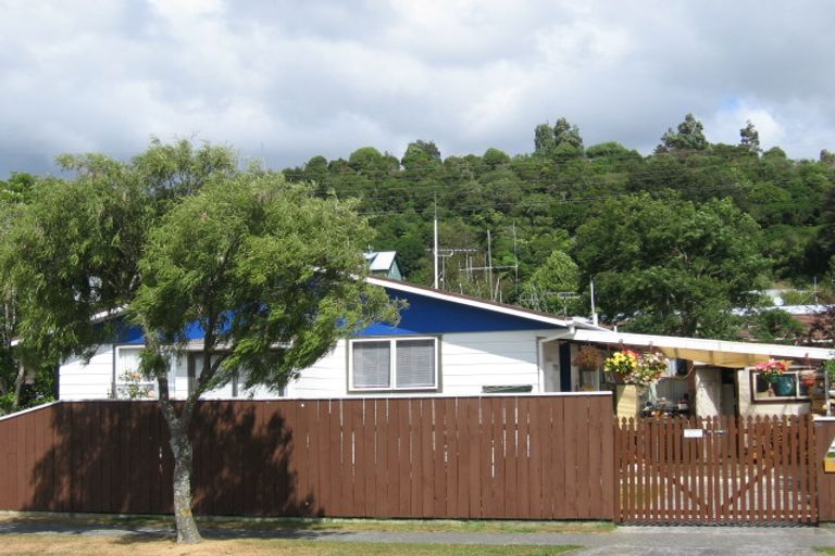 Photo of property in 1/54 Gemstone Drive, Birchville, Upper Hutt, 5018