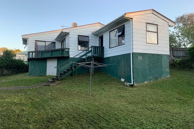 Photo of property in 1/7 Craigbank Avenue, New Lynn, Auckland, 0600