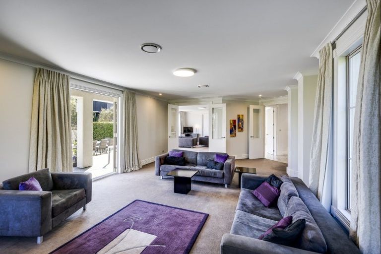 Photo of property in 22 Burbury Ridge, Havelock North, 4130