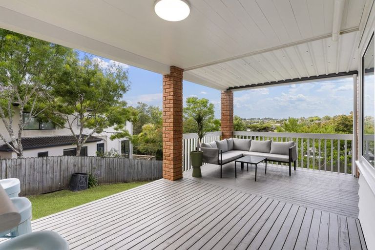 Photo of property in 2/37 Woodlands Crescent, Browns Bay, Auckland, 0630