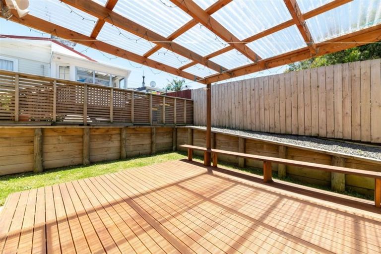Photo of property in 57a Hepburn Road, Glendene, Auckland, 0602
