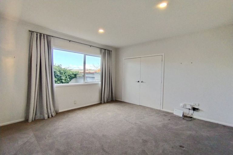 Photo of property in 1/36 Lake Pupuke Drive, Takapuna, Auckland, 0622