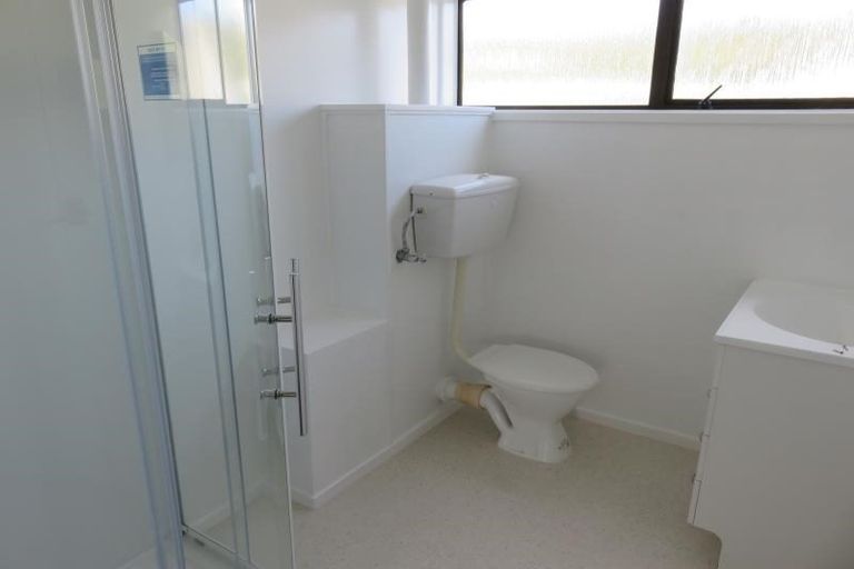 Photo of property in Lynbrae Court Flats, 21/4 Dr Taylor Terrace, Johnsonville, Wellington, 6037