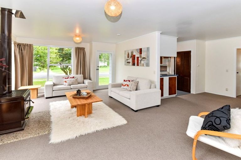 Photo of property in 12 Bedlington Avenue, Manurewa, Auckland, 2102