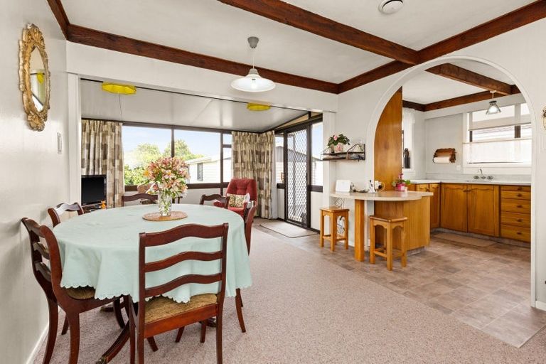 Photo of property in 1402 Warwick Place, Mayfair, Hastings, 4122