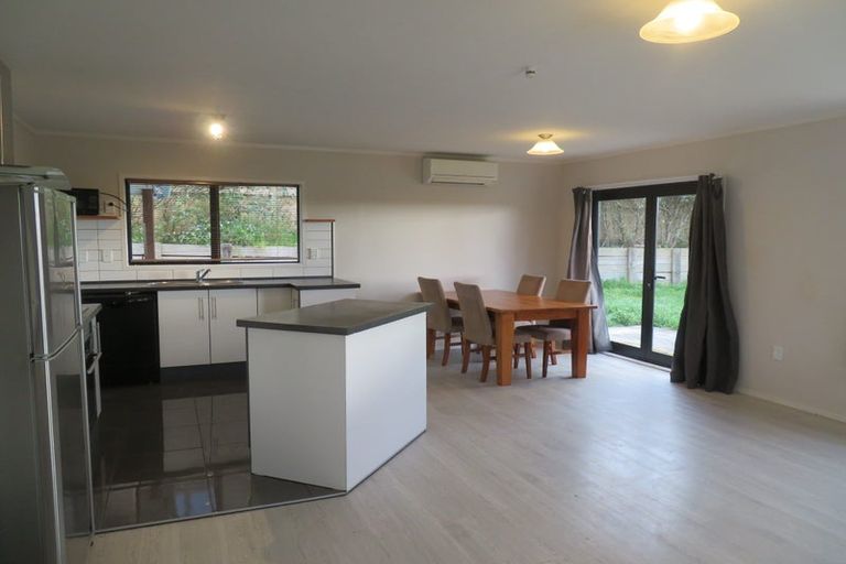 Photo of property in 3 Merrill Place, Birkdale, Auckland, 0626