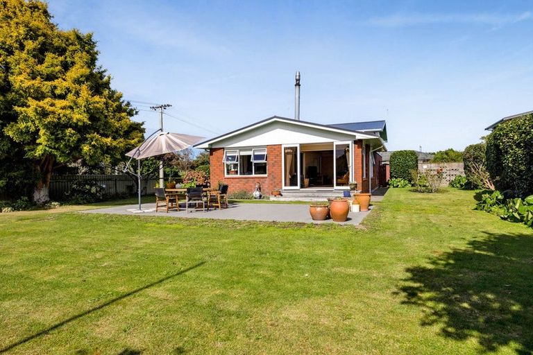 Photo of property in 27 Cameron Street, Hawera, 4610