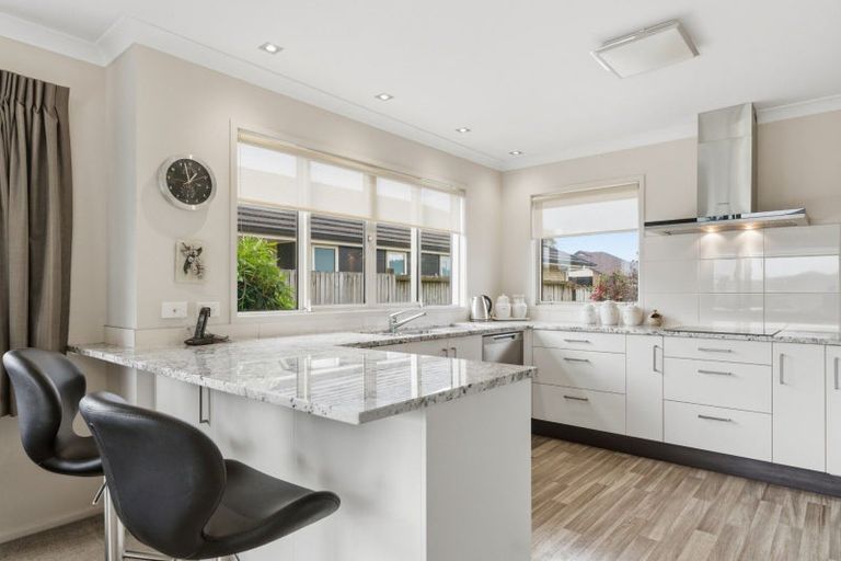Photo of property in 30 Tatahi Cove, Papamoa Beach, Papamoa, 3118