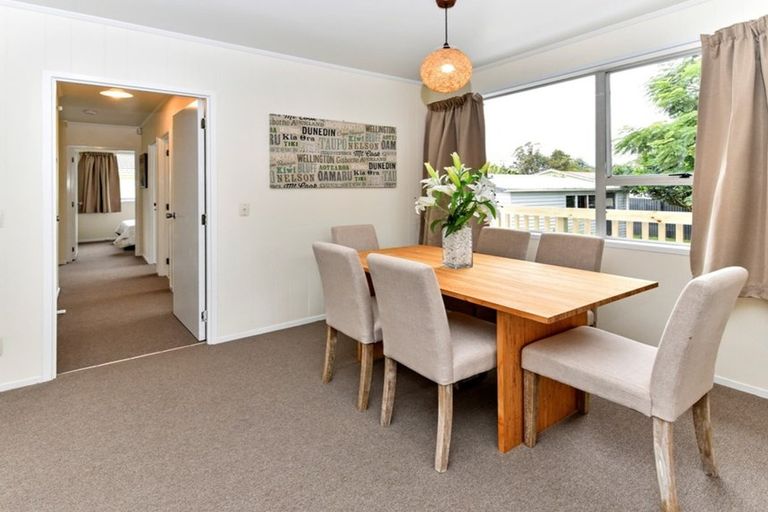 Photo of property in 12 Bedlington Avenue, Manurewa, Auckland, 2102