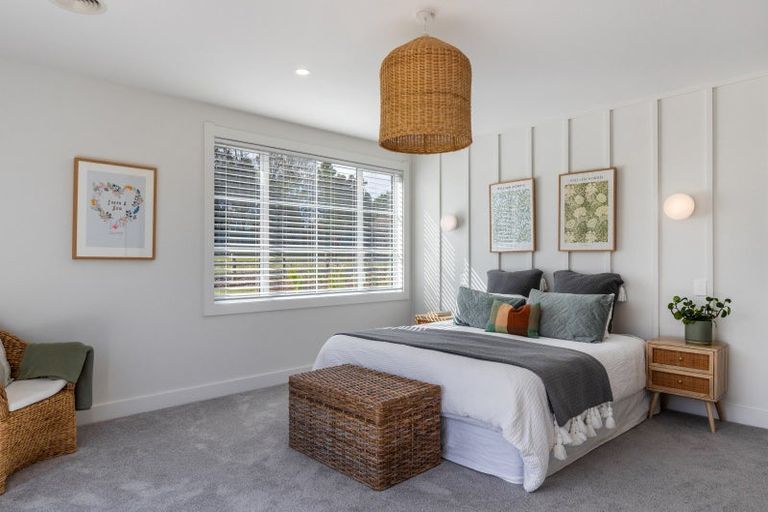 Photo of property in 5 Lens Way, Acacia Bay, Taupo, 3385