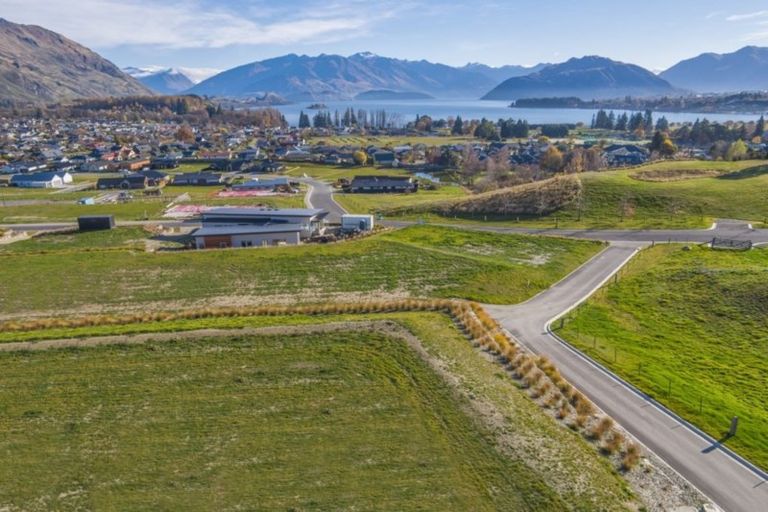 Photo of property in Meadowstone Alpha Series, 32 Sapphire Spring Rise, Wanaka, 9305