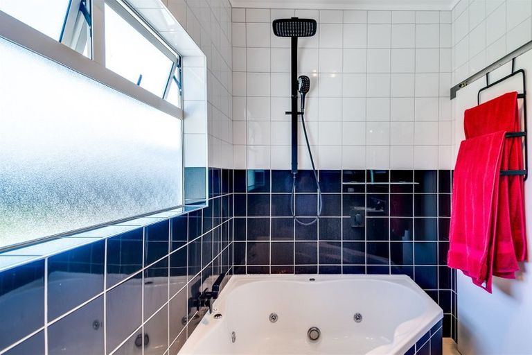 Photo of property in 5 Ballance Place, Marewa, Napier, 4110