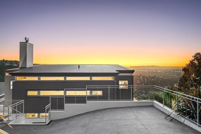 Photo of property in 6 Yelverton Place, Huntsbury, Christchurch, 8022