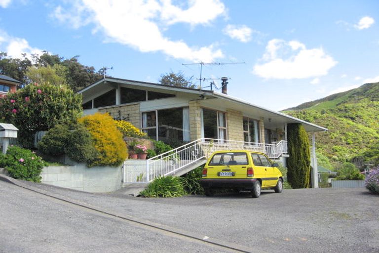 Photo of property in 7 Angle Street, Picton, 7220