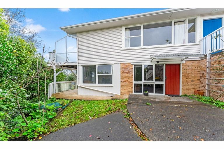 Photo of property in 249 Sunset Road, Sunnynook, Auckland, 0632