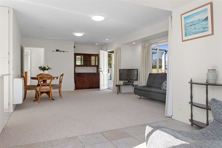 Photo of property in 1 Marley View Street, Somerfield, Christchurch, 8024