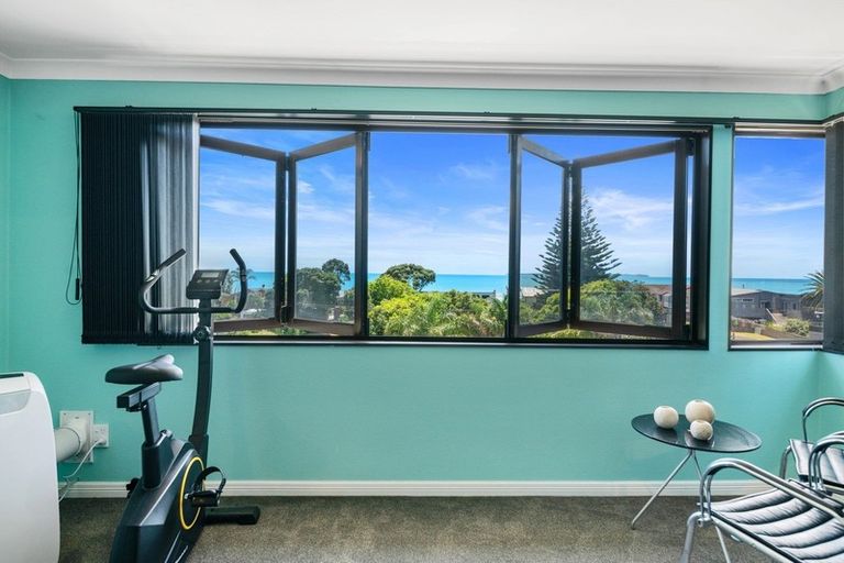 Photo of property in 1061 Papamoa Beach Road, Papamoa Beach, Papamoa, 3118