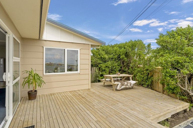 Photo of property in 2 Karaka Street, Otaki Beach, Otaki, 5512