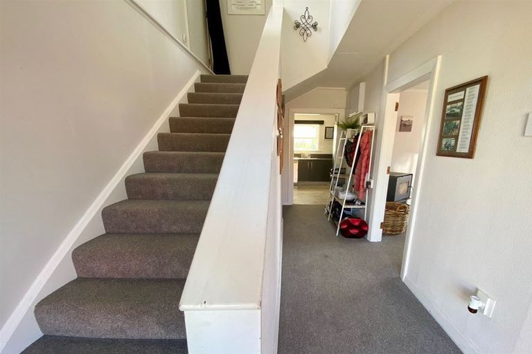 Photo of property in 6 Cossens Street, Balclutha, 9230