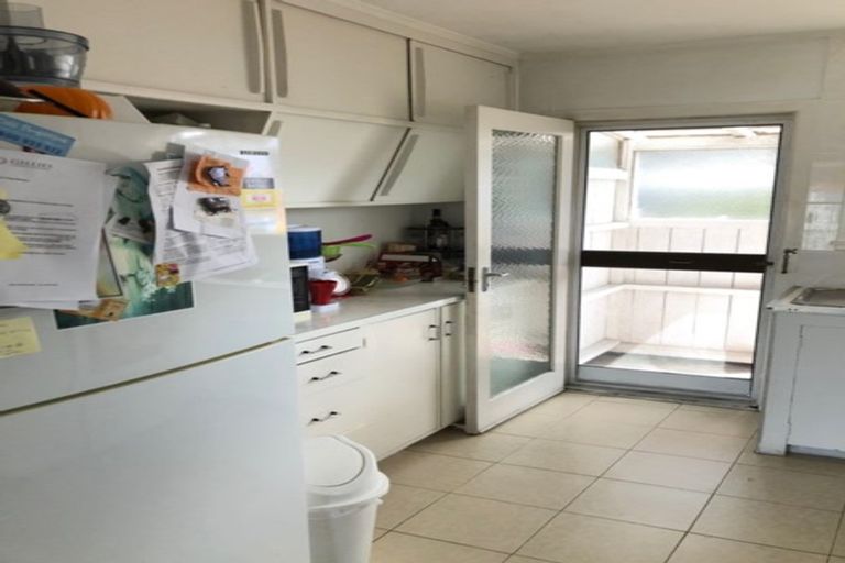 Photo of property in 2/1 Roseburn Place, Pakuranga, Auckland, 2010