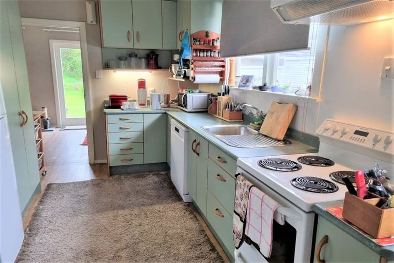 Photo of property in 11 Prouse Grove, Silverstream, Upper Hutt, 5019