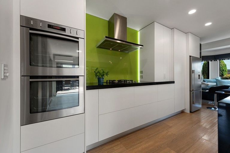 Photo of property in 83 Sandwich Road, St Andrews, Hamilton, 3200