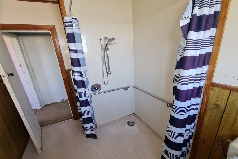 Photo of property in 32 Luff Place, Westport, 7825