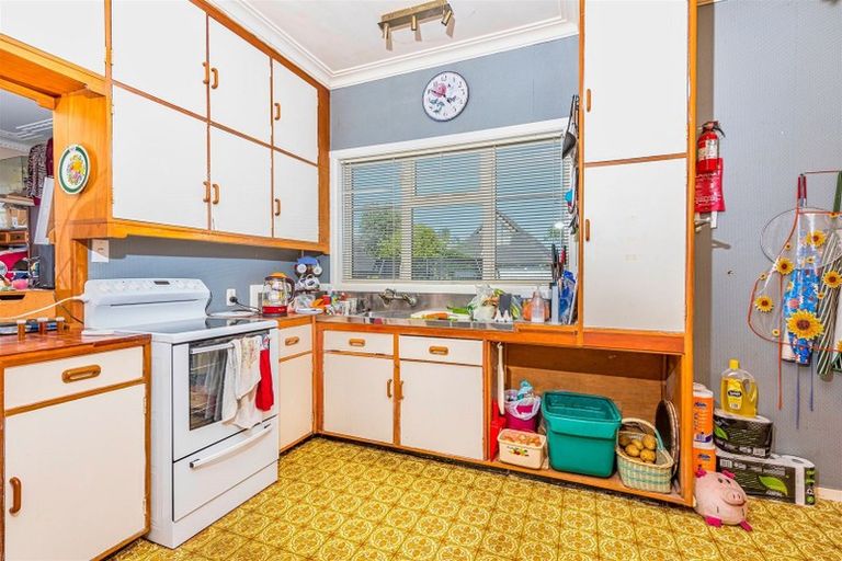 Photo of property in 277 Hobsonville Road, Hobsonville, Auckland, 0618