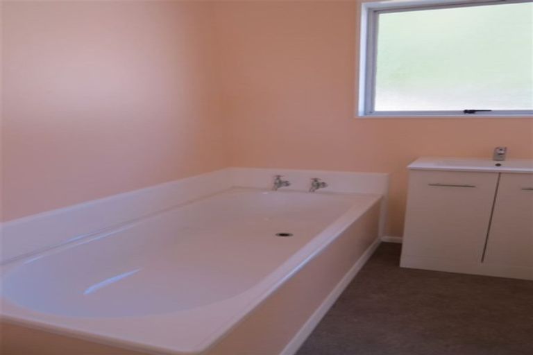 Photo of property in 13 Strathmore Avenue, Levin, 5510