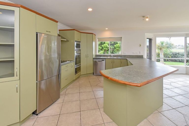 Photo of property in 8 Crannich Place, Wattle Downs, Auckland, 2103