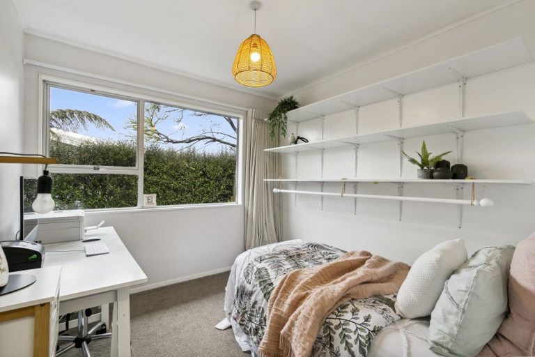 Photo of property in 85 Ruskin Road, Newlands, Wellington, 6037