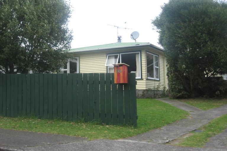 Photo of property in 16 Porter Place, Paekakariki, 5034