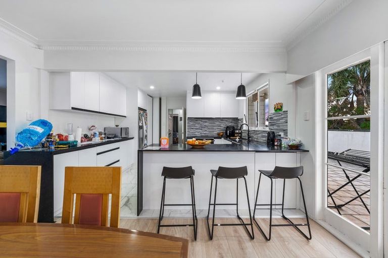 Photo of property in 214a Edmonton Road, Te Atatu South, Auckland, 0610